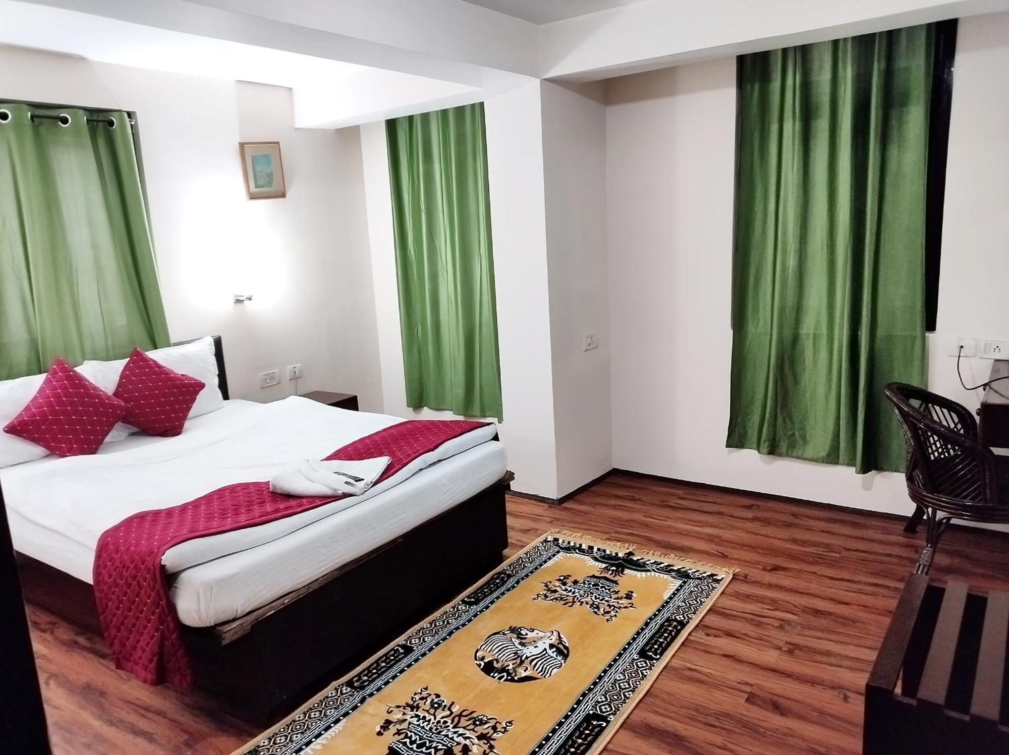 Hotel Bamboo Grove Gangtok Esterno foto