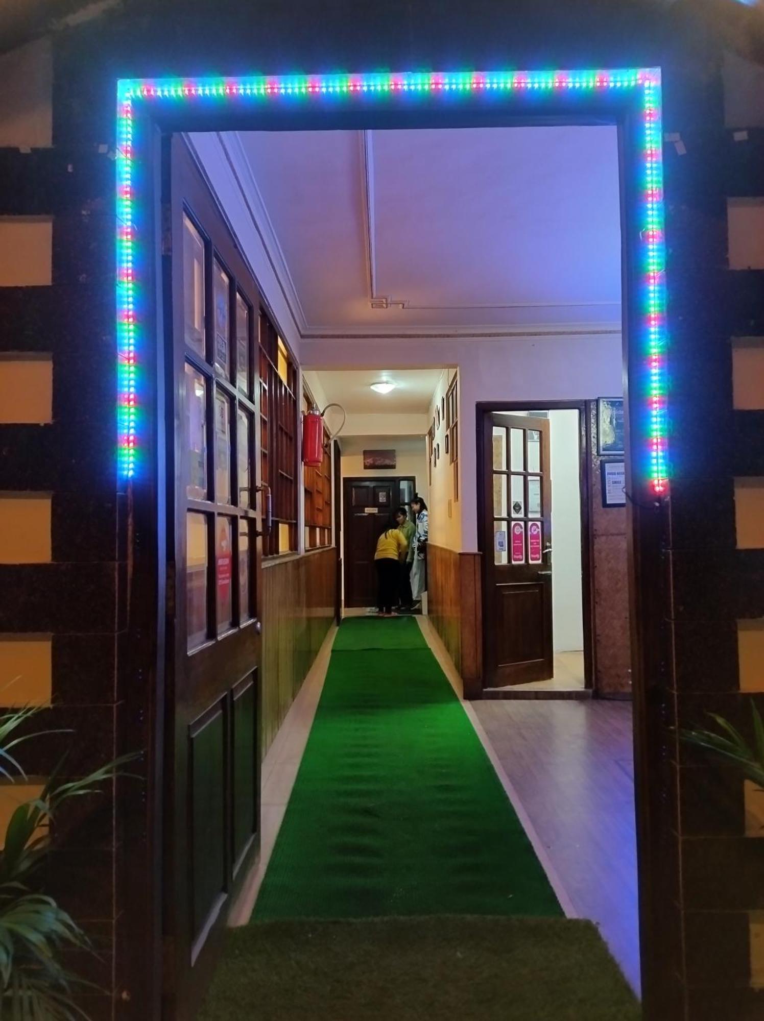Hotel Bamboo Grove Gangtok Esterno foto